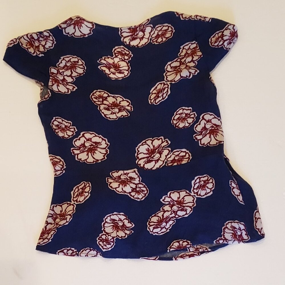 Elodie Blue, Red and White Wrap shirt with cap sleeves - Picture 4 of 7